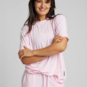 Comfrt Cloud Tee in Cherry Blossom